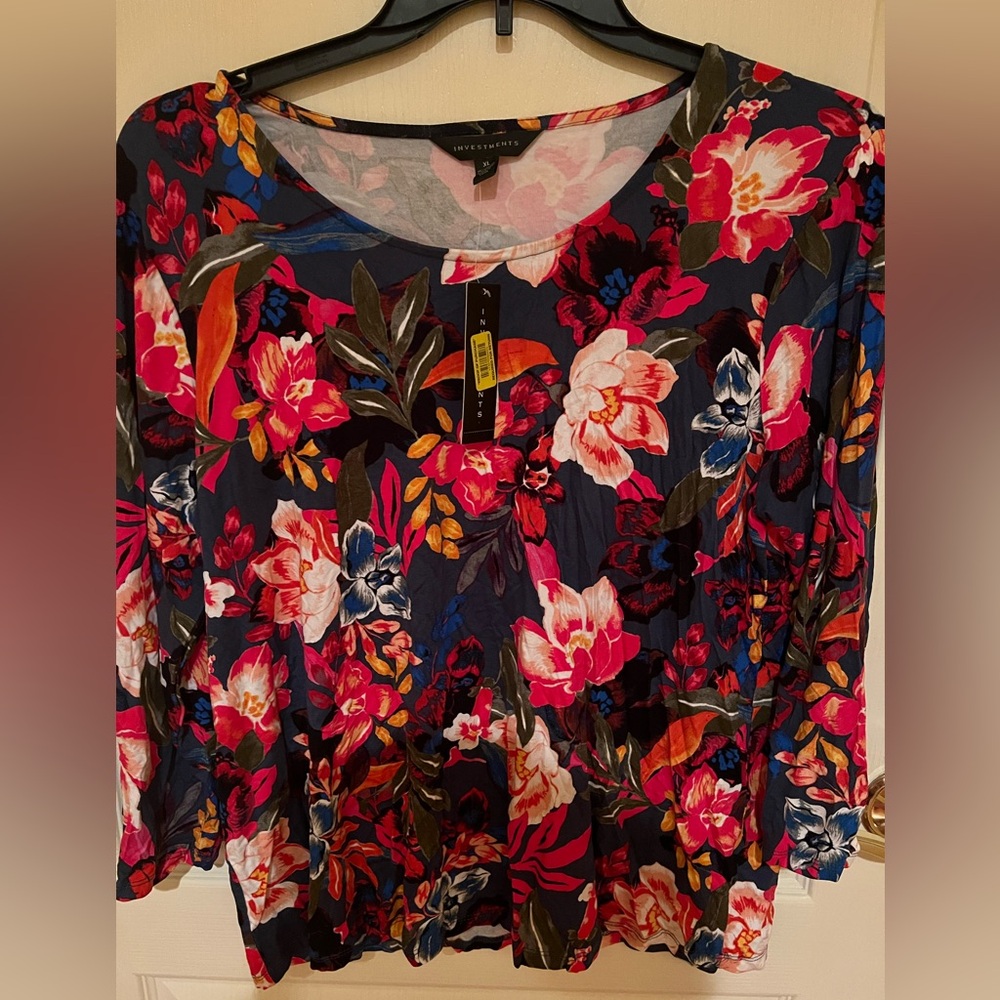 Investments Women’s Top XL NWT